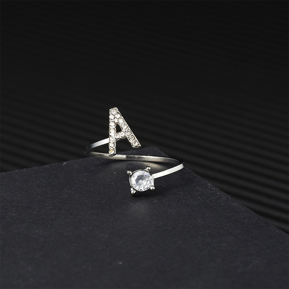 Silver Color Zircon Initial A- - đánh giá và giá Event Z